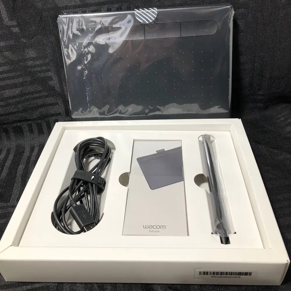 Wacom Intuos Small Art & Graphics Drawing Tablet Digital Drawing IN BOX